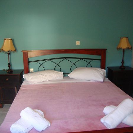 Kafiona Guesthouse Pyrgos Dirou Ngoại thất bức ảnh