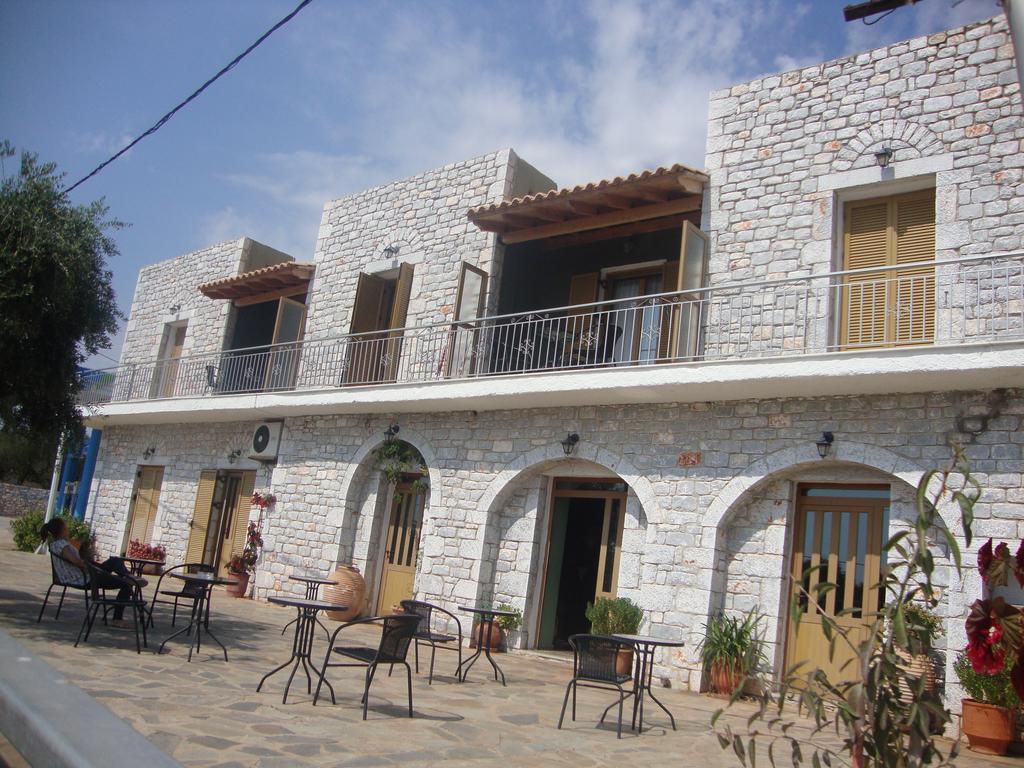 Kafiona Guesthouse Pyrgos Dirou Ngoại thất bức ảnh