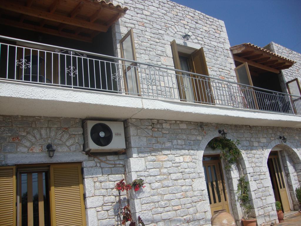 Kafiona Guesthouse Pyrgos Dirou Ngoại thất bức ảnh
