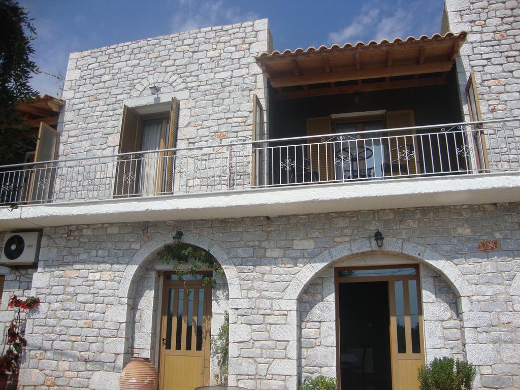 Kafiona Guesthouse Pyrgos Dirou Ngoại thất bức ảnh