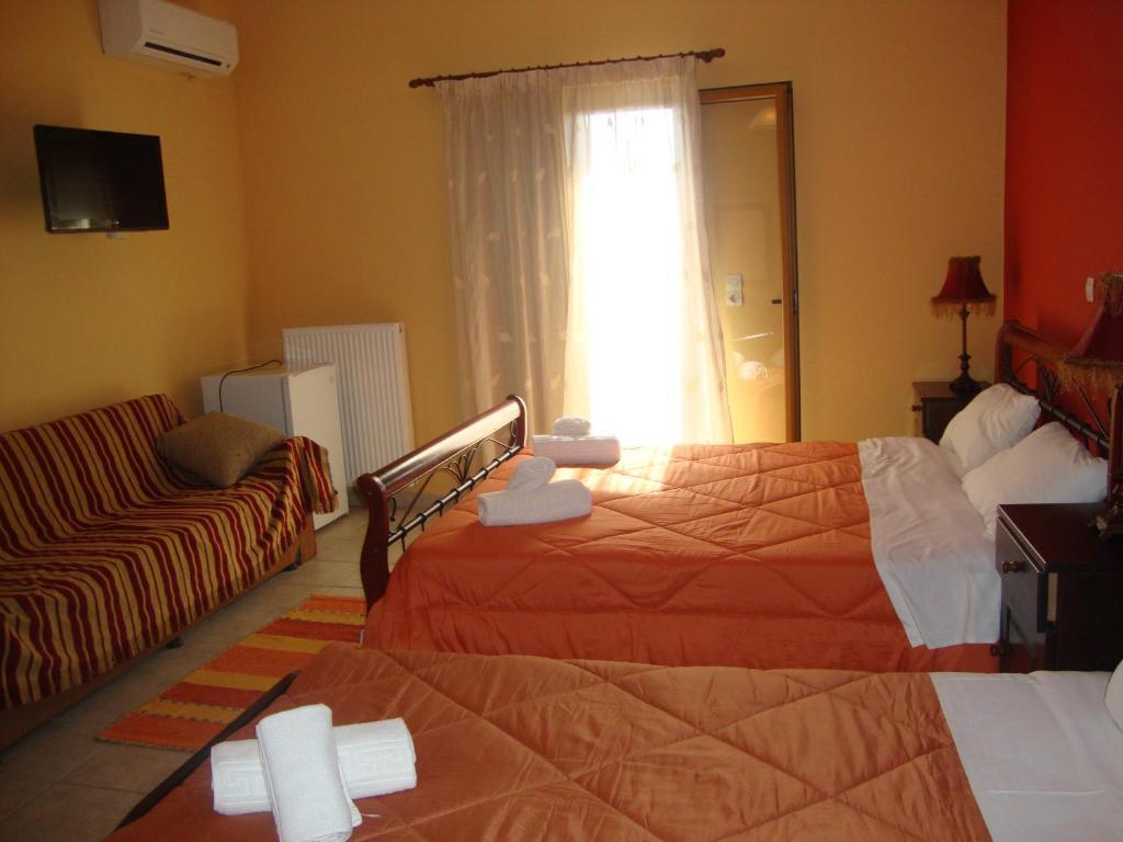 Kafiona Guesthouse Pyrgos Dirou Phòng bức ảnh