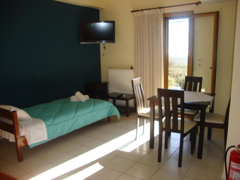 Kafiona Guesthouse Pyrgos Dirou Phòng bức ảnh