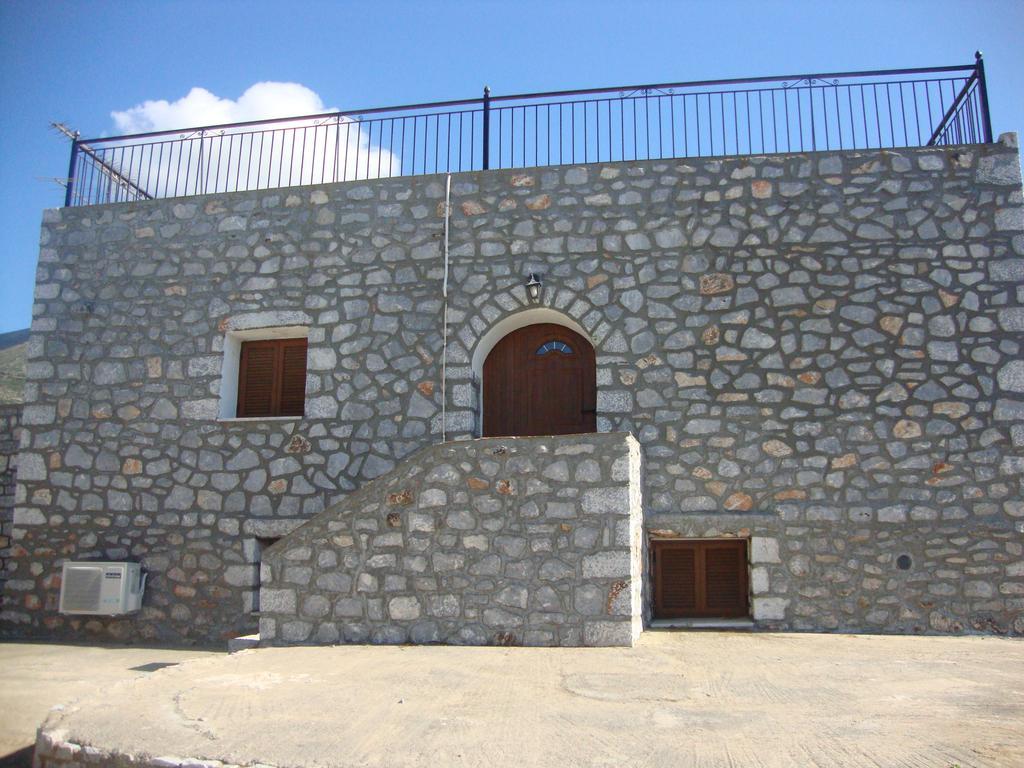 Kafiona Guesthouse Pyrgos Dirou Ngoại thất bức ảnh
